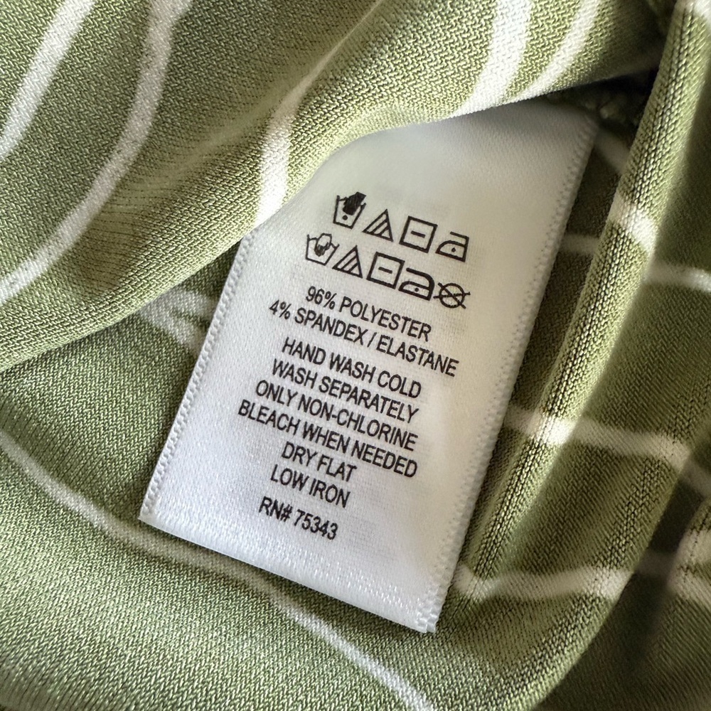 TAHARI olive green and white sleeveless tank top with gold accessory NWT. Large - Picture 12 of 12